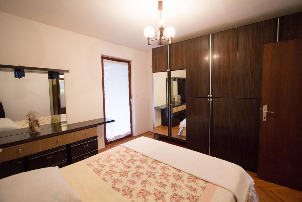Apartment Cherry روفينج الغرفة الصورة