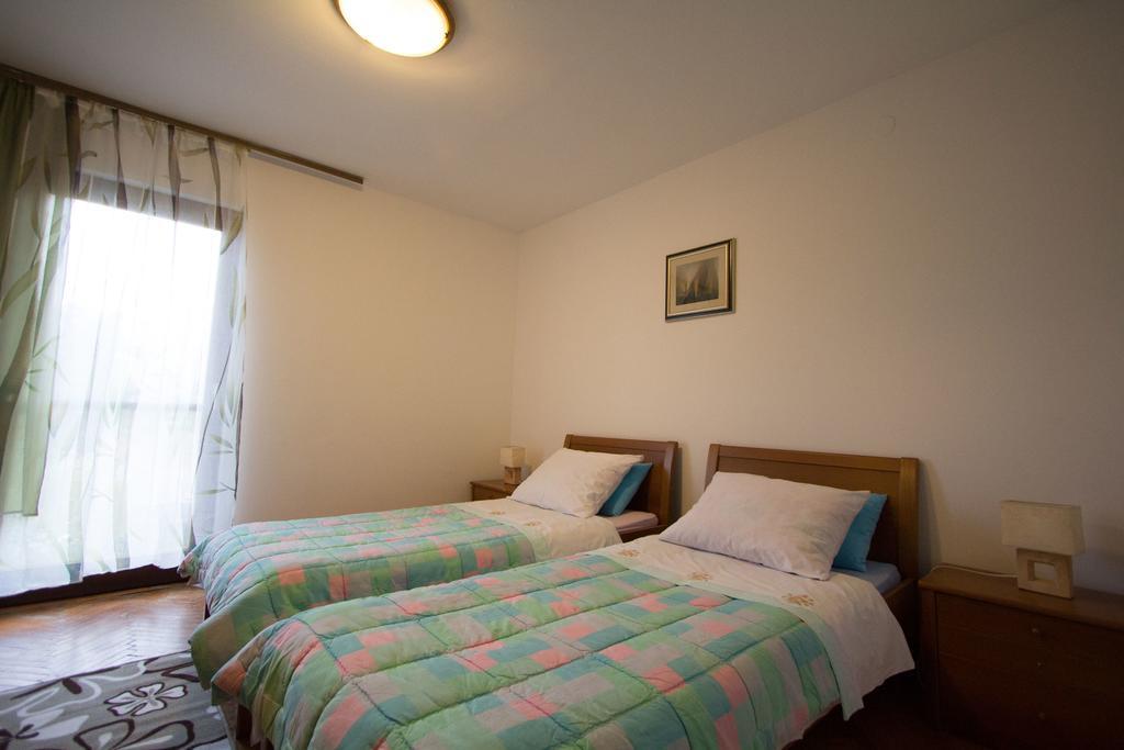 Apartment Cherry روفينج الغرفة الصورة