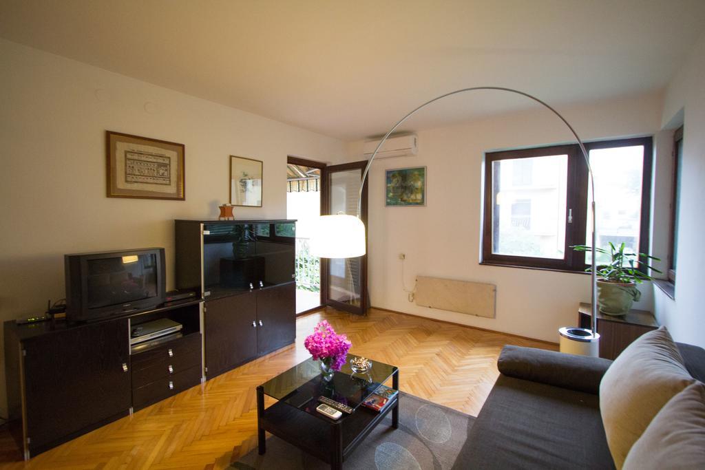 Apartment Cherry روفينج الغرفة الصورة